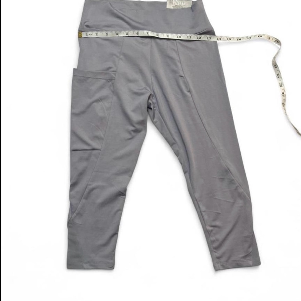 Women's High-Waisted Gray Leggings - Picture 5 of 6